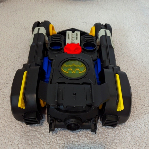 Fisher Price Imaginext DC superfriends Transforming Batmobile RC vehicle - Picture 5 of 6